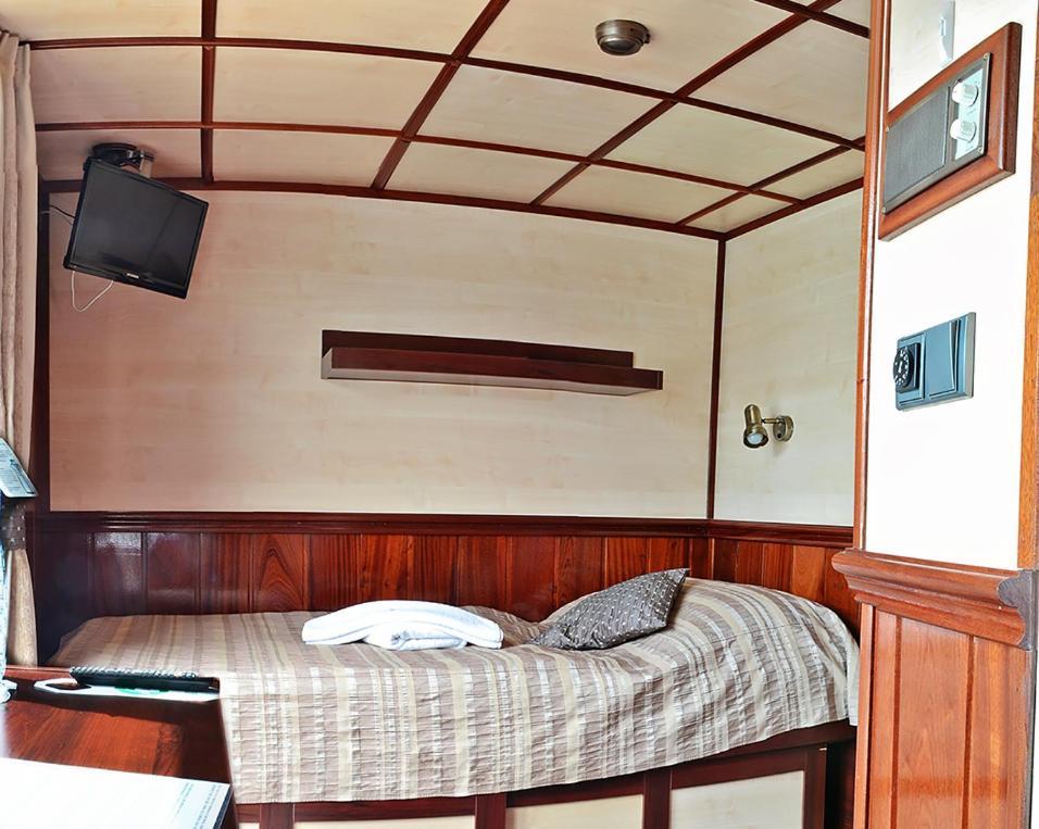 Florentina Boat Litomerice Exterior photo