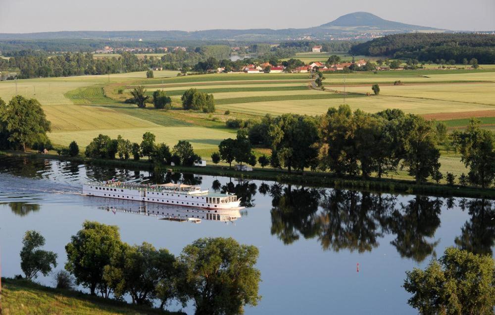 Florentina Boat Litomerice Exterior photo