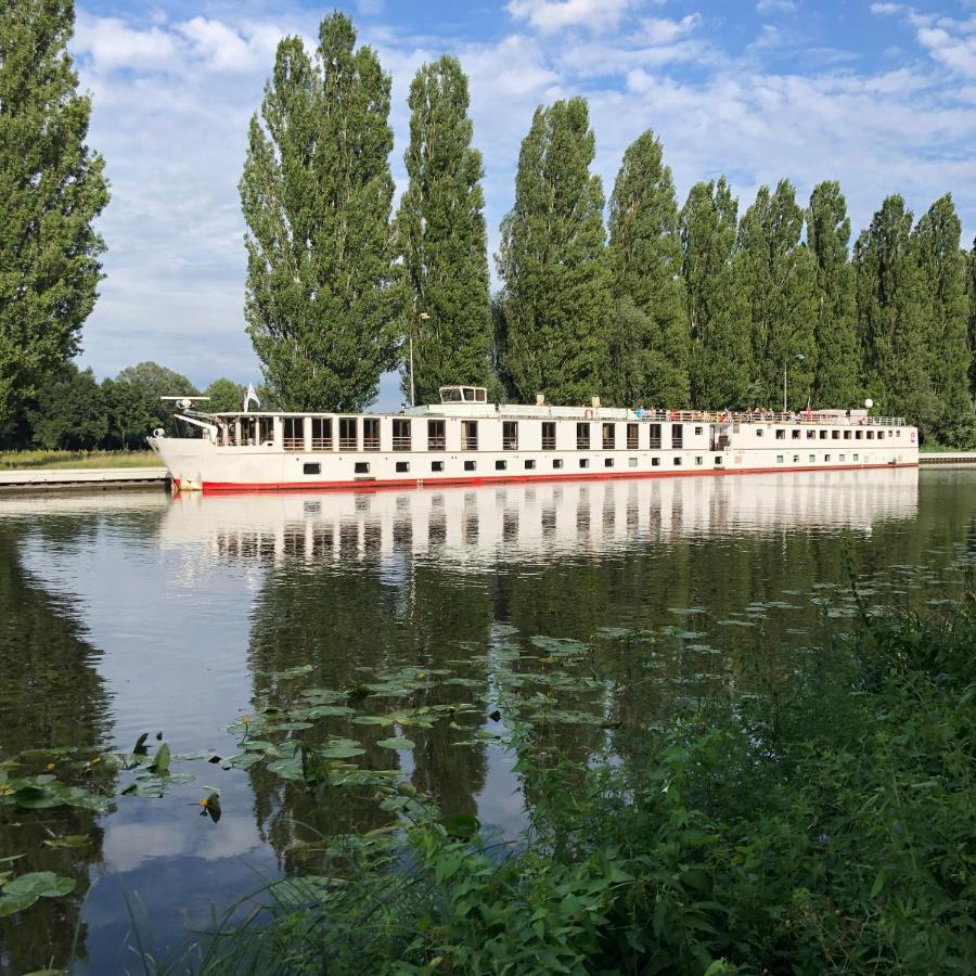 Florentina Boat Litomerice Exterior photo