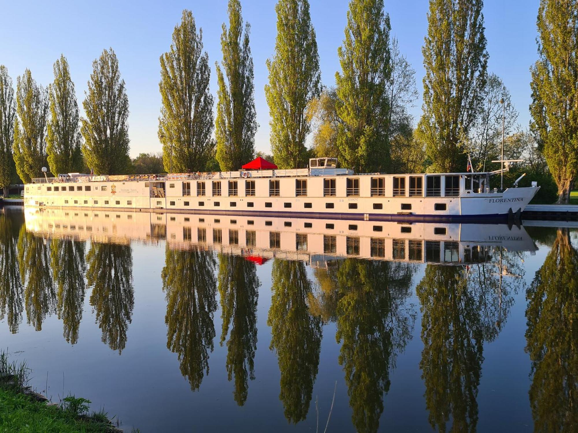 Florentina Boat Litomerice Exterior photo